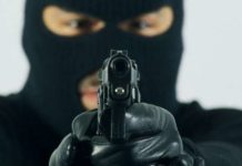 Парень с девушкой ограбили ломбард и почтовые отделения в Туркестанской области