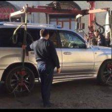 В Шымкенте Lexus-470 отправили на штрафстоянку за неуплату налога