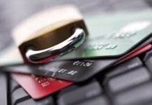 В Kaspi Bank объяснили «пропажу» денег с банковских карт казахстанцев