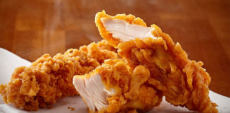 В Шымкенте у доставщика фастфуда отобрали Chicken