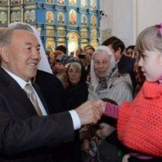Назарбаев поздравил казахстанцев с Рождеством