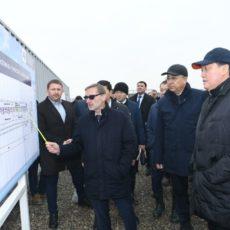 Аскара Мамина знакомили с ходом строительства объектов в Туркестане