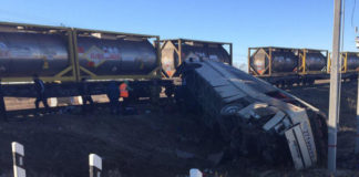 Водителя автобуса из Казахстана, столкнувшегося с тепловозом в России, будут судить