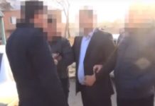 Специалиста департамента госдоходов в Туркестанской области поймали на взятке в 1 млн тенге (видео) взятка