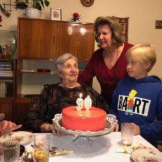90-летняя жительница Польши разыскивает казахстанскую семью жительница Польши разыскивает казахстанскую семью