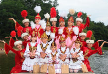 «Айгулек»: Танцевальное турне длиною в жизнь