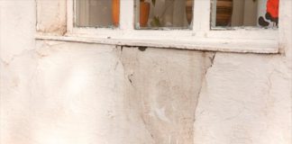 В Тулькубасском районе школа искусств трещит по швам: подрядчик так и не начал ремонт В Тулькубасском районе школа искусств трещит по швам