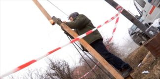 В Шымкенте газовики сутки ликвидировали последствия аварии на газопроводе, который снес автомобиль Газовики ликвидировали последствия аварии на газопроводе