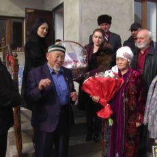 В Шымкенте потомки депортированных народов плачут и благодарят казахские семьи
