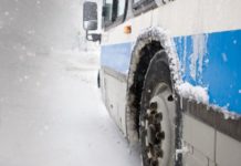 Автобус следовавший из Шымкента замёрз на трассе занос