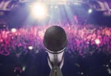 Тех, кто не умеет петь, приглашают на кастинг для нового российского телешоу микрофон