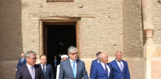 Глава государства побывал в мавзолее Ходжа Ахмеда Ясави Касым-Жомарт Токаев