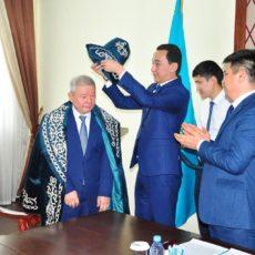 Журналиста Кабыла Дуйсенби наградили медалью