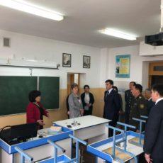 Аким Шымкента полностью осмотрел школу, посетил газораспределительный пункт в микрорайоне Ынтымак