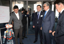 Молодежь Туркестана представила президенту свои проекты