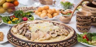 Казахский той: как есть, чтобы выжить беспармак