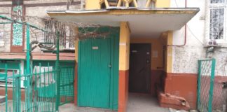 Чистота за деньги: как и за сколько убирают подъезды в Шымкенте