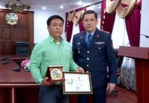 В Шымкенте наградили мужчину, который помог поймать автоугонщика