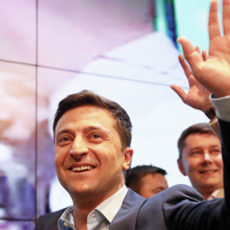 Кандидат в президенты Украины Владимир Зеленский лидирует на выборах с 73,2% голосов