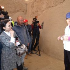 Арыстанбек Мухамедиулы побывал на археологических раскопках на городище Культобе