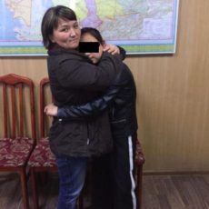 Полицейские Туркестанской области вернули родителям пропавшего ребенка