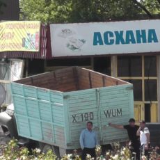 В Шымкенте грузовик «ГАЗ-53» влетел в кафе