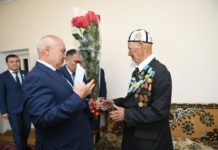 Умирзак Шукеев посетил семьи ветеранов Великой Отечественной войны Умирзак Шукеев посетил семьи ветеранов Великой Отечественной войны