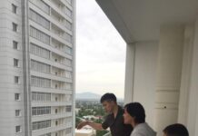 Падение детей из окон: как предотвратить трагедию рассказали в Шымкенте опасность окон и открытых балконов в высотных домах