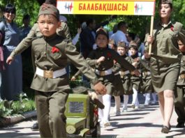 В Толебийском районе малыши приняли участие в параде Победы