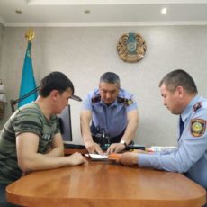 В Шымкенте полицейские пригласили танкиста на беседу В Шымкенте полицейские пригласили танкиста на беседу