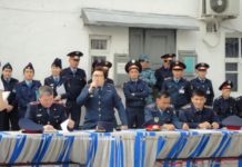 В женской колонии Шымкента выступила группа «Браво»