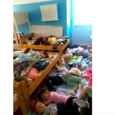В детсаду малыши спят на полу — стало известно, где снято видео детский сад в Бишкеке