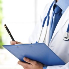 В медицинских организациях работают специалисты без сертификатов