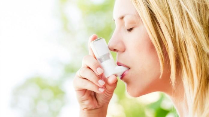 inhaler-lady_tcm27-23480