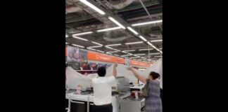 Магазин бытовой техники залило в Шымкенте дождевой водой Магазин бытовой техники залило в Шымкенте дождевой водой