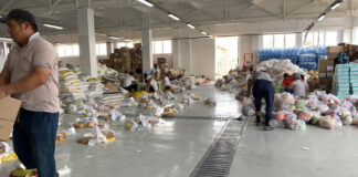 Уже более 80 тонн продуктов розданы жителям Арыси