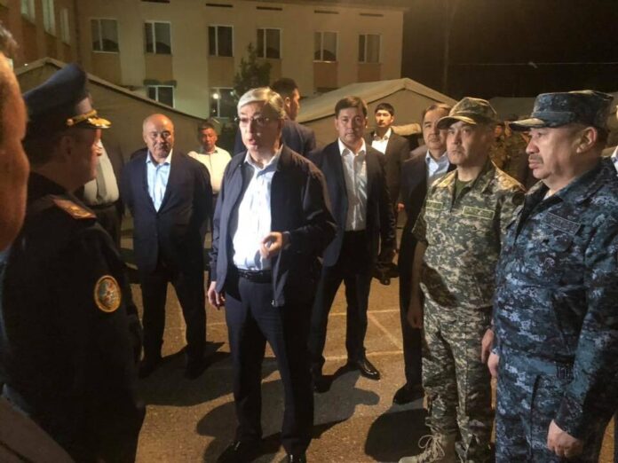 Глава государства провел заседание оперативного штаба по ситуации в Арыси