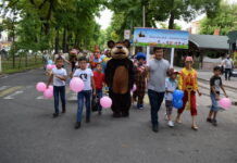 В День защиты детей сотрудники детской библиотеки организовали библиокараван детский библиокараван