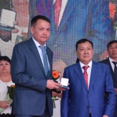 100 путевок в санаторий вручили лучшим врачам