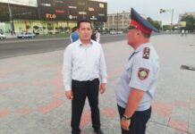 Площадь Аль-Фараби в Шымкенте опустела: участники шествия разошлись