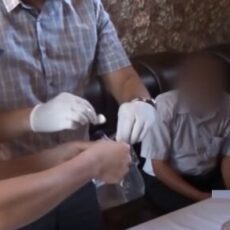 Чиновника задержали при получении взятки в ресторане Шымкента