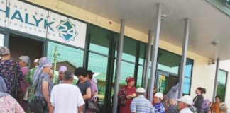 Отделения банков и магазины начали работать в Арыси