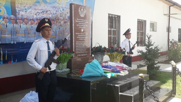 память погибших сотрудников полиции