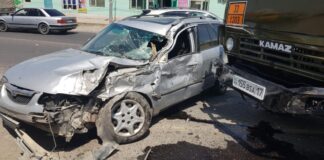 В Шымкенте бензовоз столкнулся с легковым автомобилем