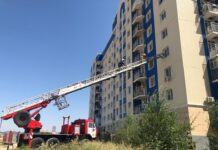 Тлеющий матрац испугал жителей многоэтажки в Нурсате