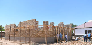 Нам по комнате выделили. Как вице-министр и Шукеев живут в Арыси