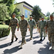 Министр обороны проверил как идет вывоз вооружения, боеприпасов из Арыси
