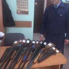 Полицейские Туркестанской области изъяли из незаконного оборота 27 единиц оружия сдача оружия