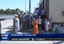 В жилом массиве Тассай проходит мундиаль с пустыми баклажками В Шымкенте улицы жилого массива Тассай регулярно превращаются в свалки