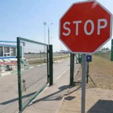 Разыскиваемые в России машины задержали на границе Казахстана с Узбекистаном